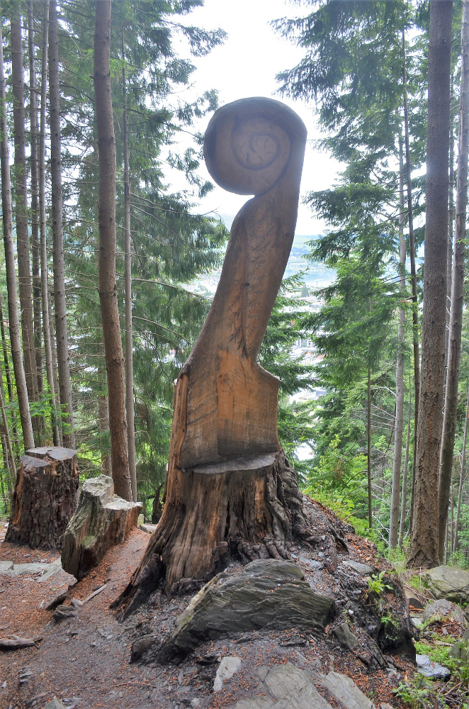 A sculpture along the route. Source: Ian Smith